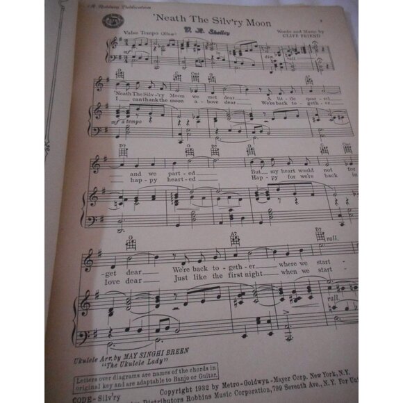 Vintage Sheet Music c 1932 Neath the Silv'ry Moon Piano voice Ukulele - Picture 3 of 4